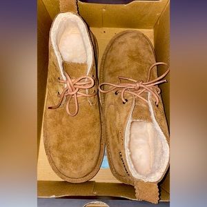 Bearpaw fuzzy ankle high boots!